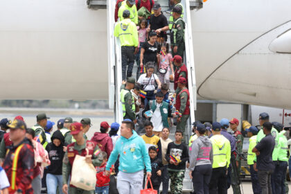 21trump news migrant parole1 kmfw videoSixteenByNine3000