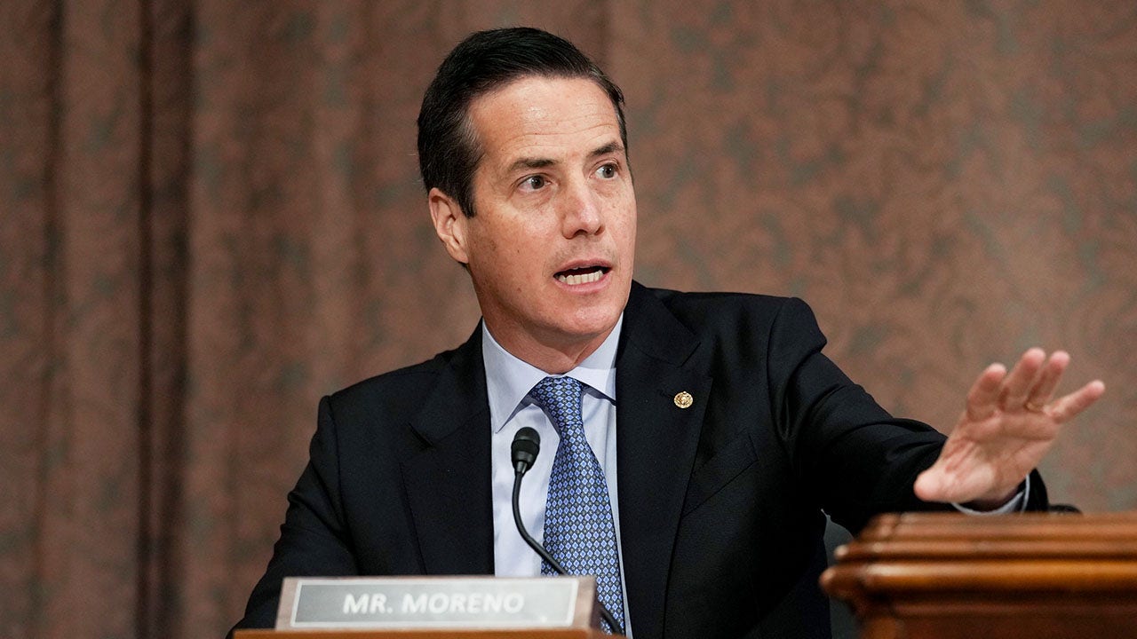 US Senator Proposes Bill to End Dual Citizenship