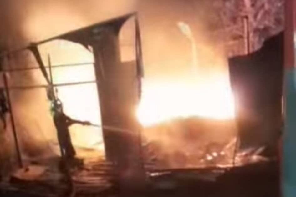 Photo of Fire Destroys Hotel, Warehouse in Anambra